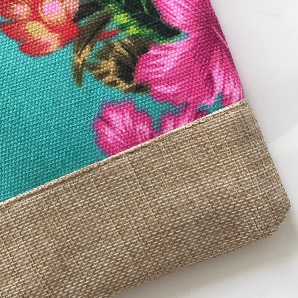 Floral Wristlet/Cosmetic Bag - Picture 3 of 6